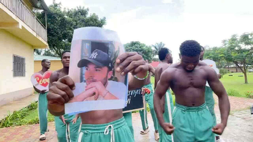 Big guys in green pants Hakuna Papaya 